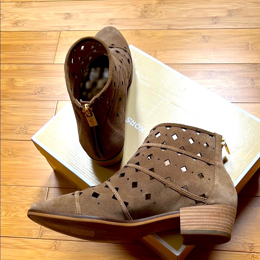 Michael Kors suede booties - Picture 3 of 8